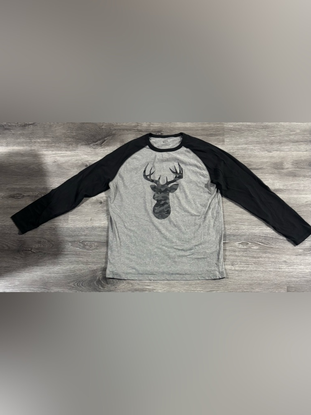 Like New Women’s Gray And Black Deer Long Sleeve Shirt Size Medium